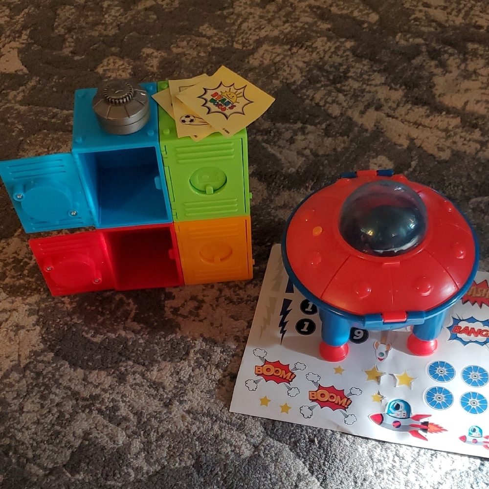 Ryans World Colorful Toy Set with Spaceship and Working Locker